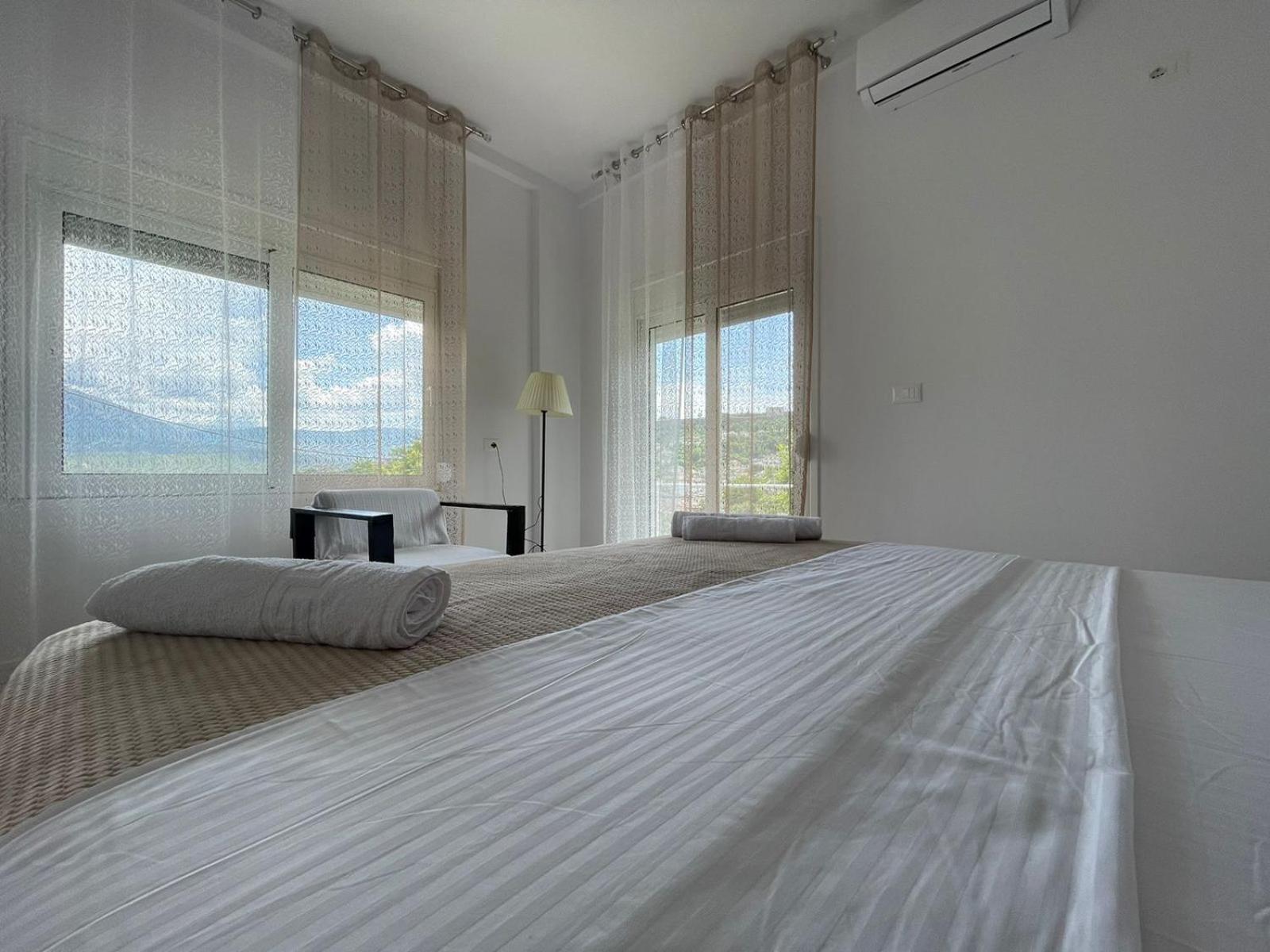 Ilvi Guesthouse จีโรคาสเตอร์ ภายนอก รูปภาพ