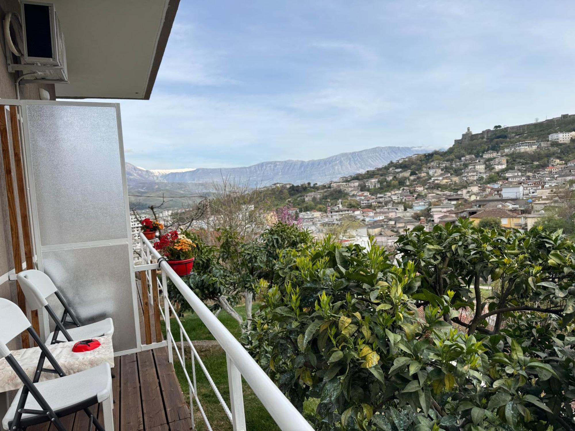 Ilvi Guesthouse จีโรคาสเตอร์ ภายนอก รูปภาพ