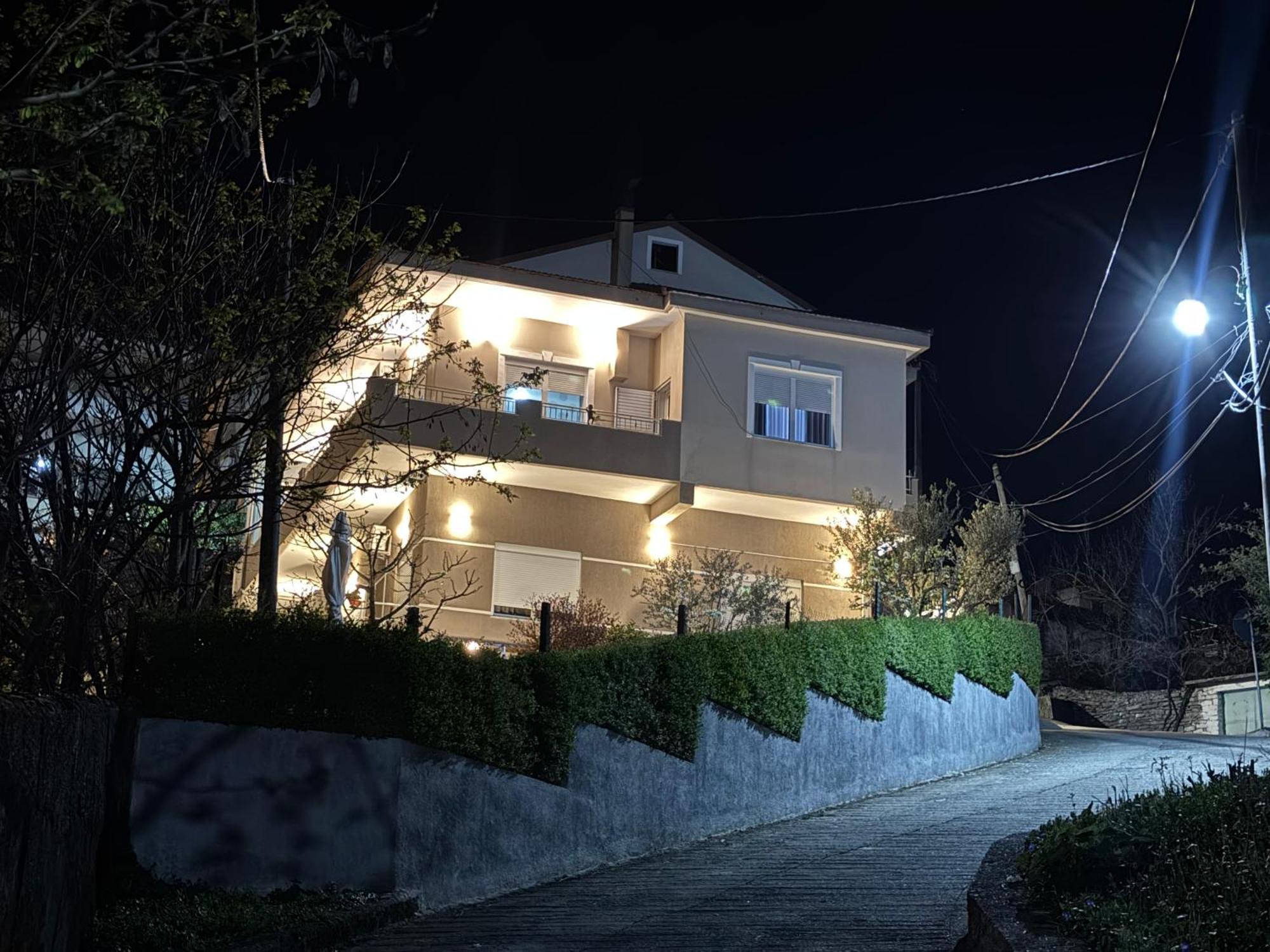 Ilvi Guesthouse จีโรคาสเตอร์ ภายนอก รูปภาพ