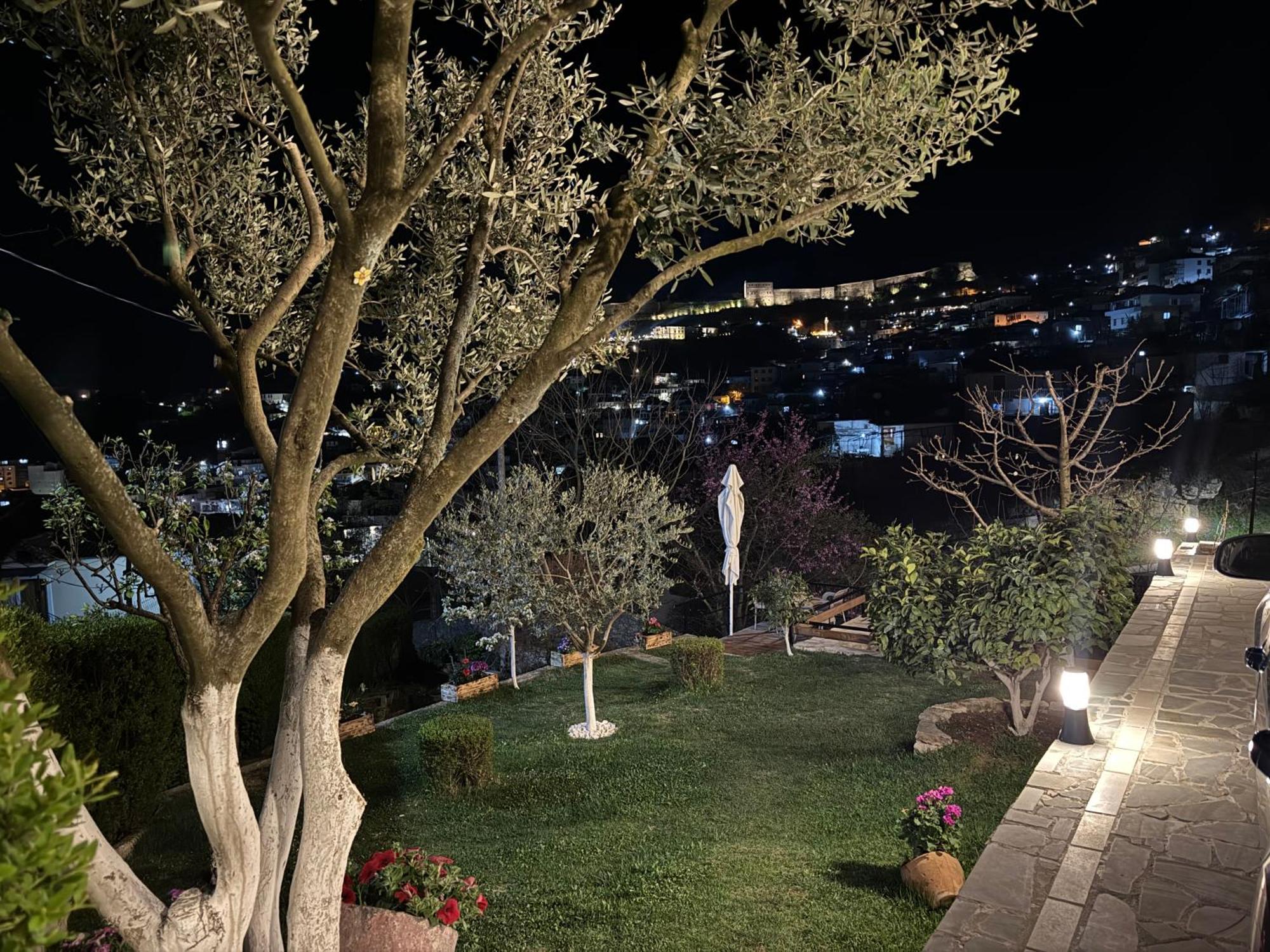 Ilvi Guesthouse จีโรคาสเตอร์ ภายนอก รูปภาพ