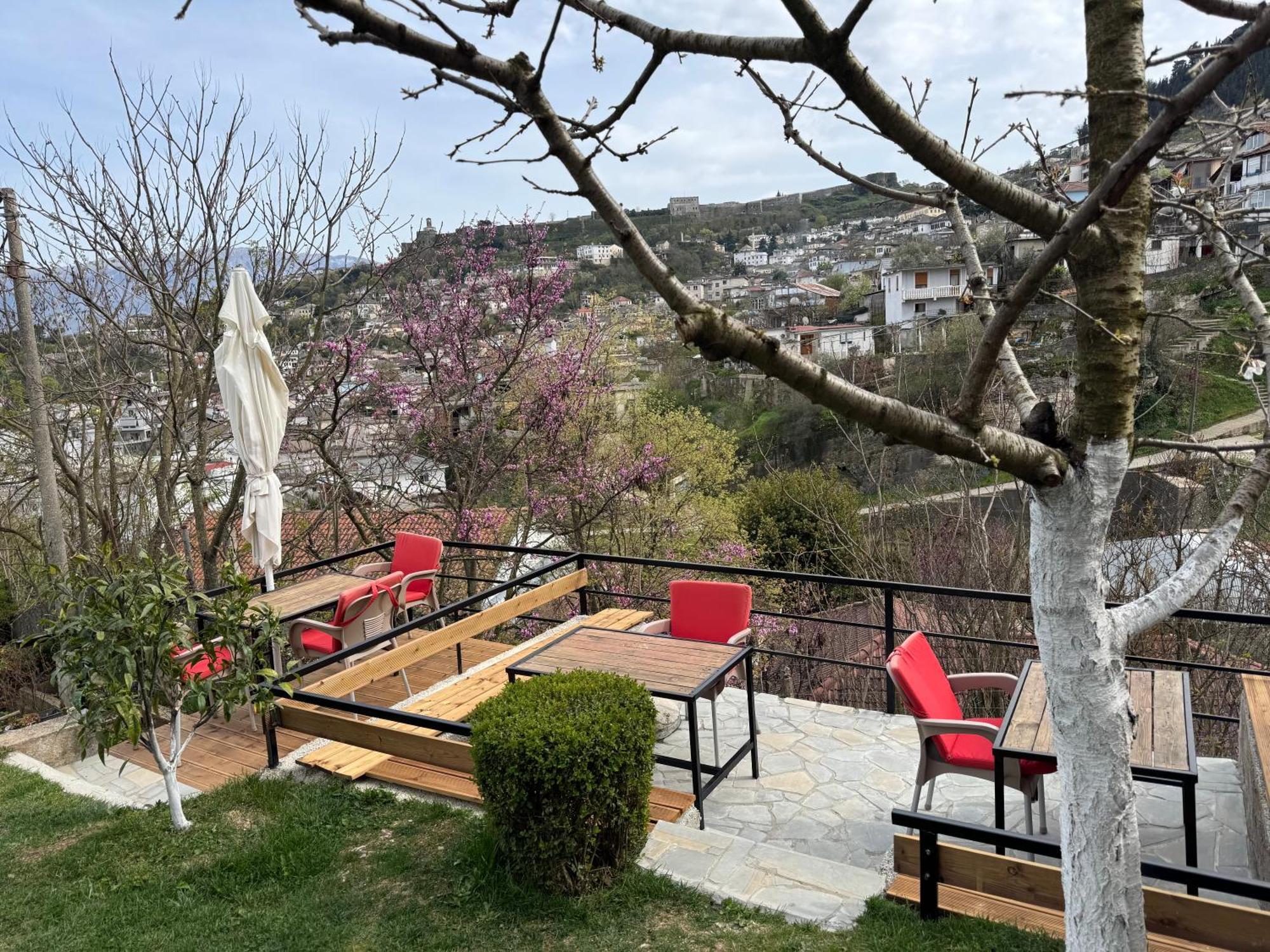 Ilvi Guesthouse จีโรคาสเตอร์ ภายนอก รูปภาพ